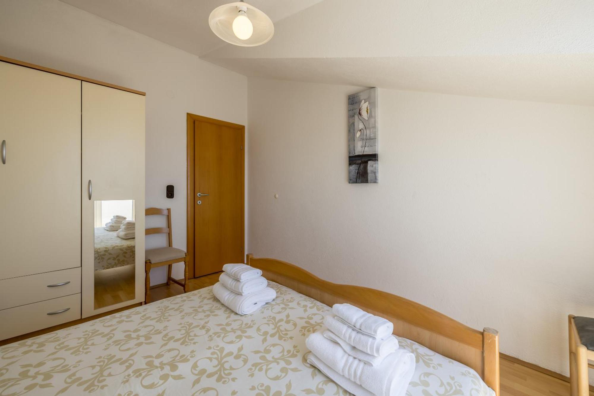 Holiday Home Krishto โตรกีร์ ภายนอก รูปภาพ