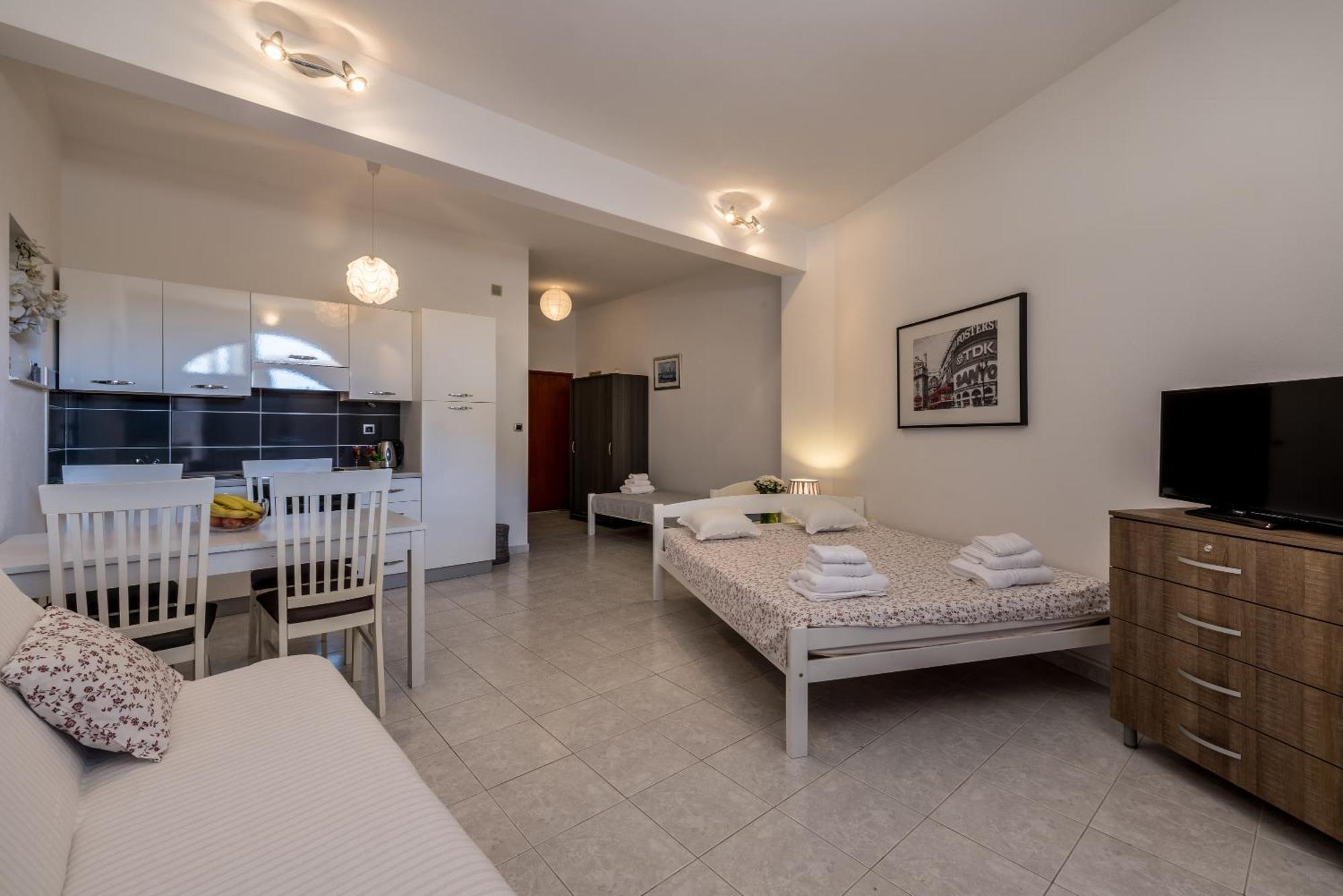 Holiday Home Krishto โตรกีร์ ภายนอก รูปภาพ