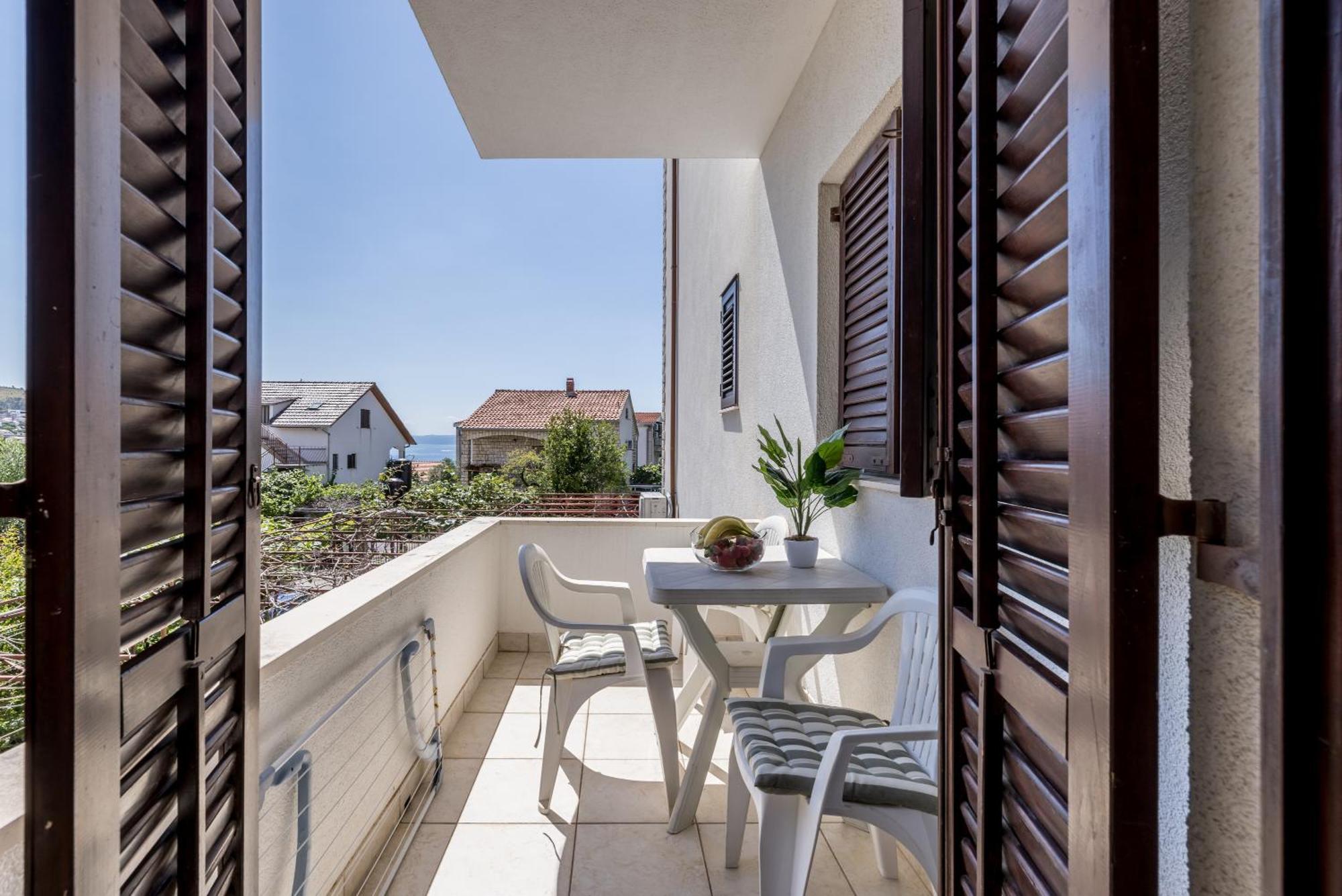 Holiday Home Krishto โตรกีร์ ภายนอก รูปภาพ
