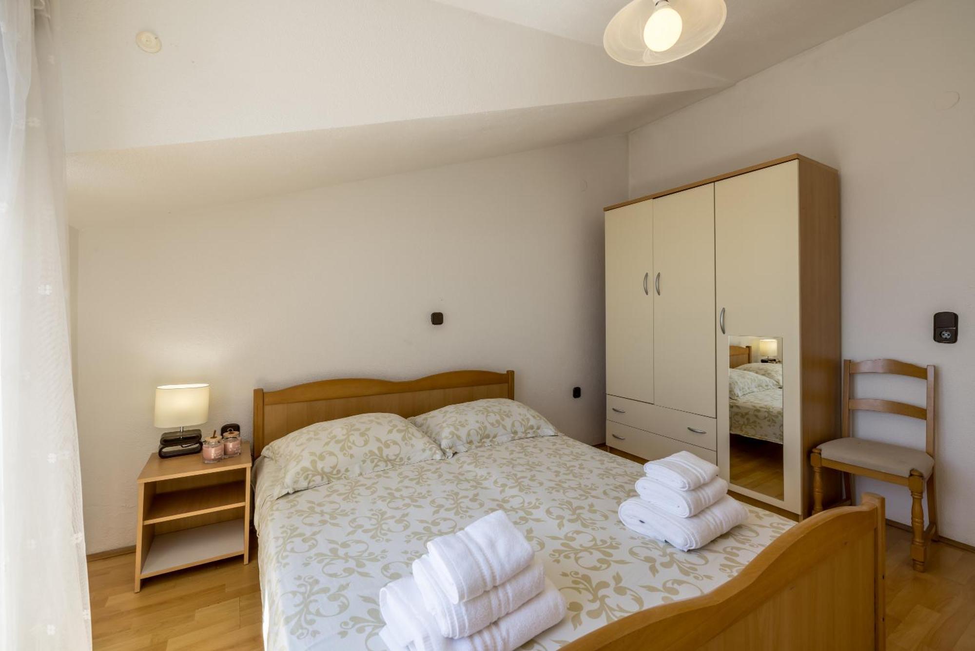 Holiday Home Krishto โตรกีร์ ภายนอก รูปภาพ